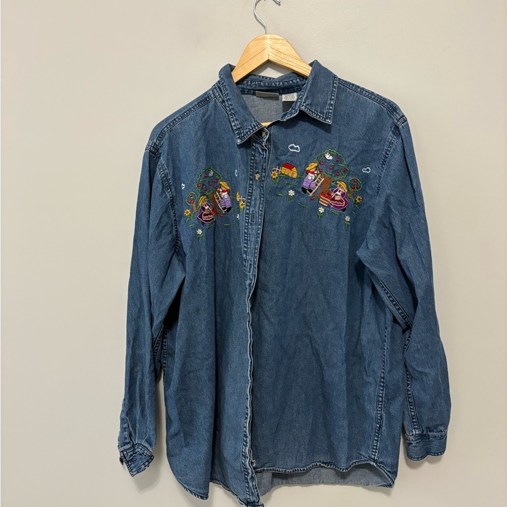 Vintage 90’s Cabin Creek Cotton Embroidered Denim Button-Up Cottagecore Shirt